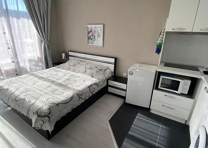 Апарт готель Admiral Plaza Сонячний Берег